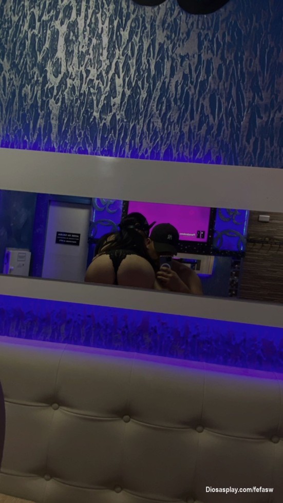 No te pierdas nuevo contenido mañana
Fui una gatita sumisa y me hicieron acabar exquisito
Quiere ver ?