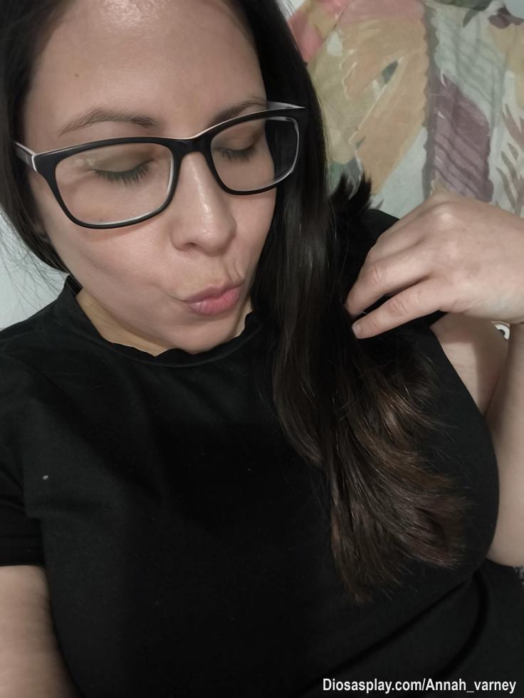 💖 ¿Buscas alguien con quien hablar y sentirte acompañado? Estoy disponible como tu novia virtual. 💌😘